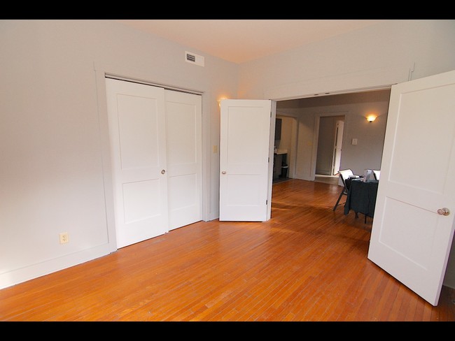 Building Photo - The Regal Apartments
