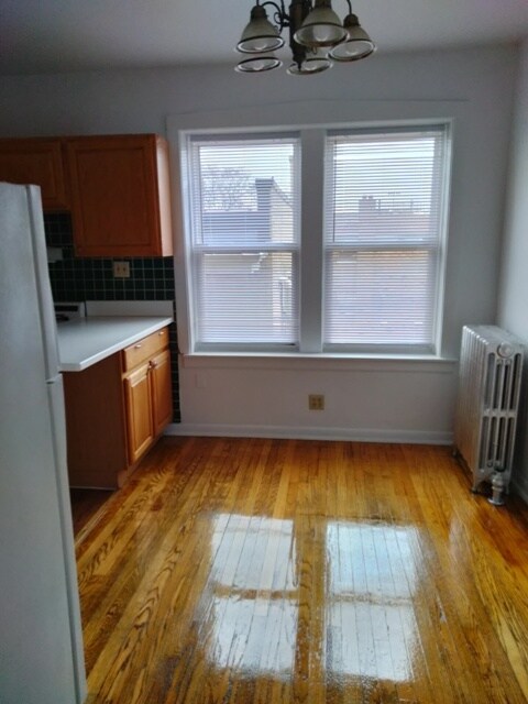 Building Photo - 3115 W Foster Ave
