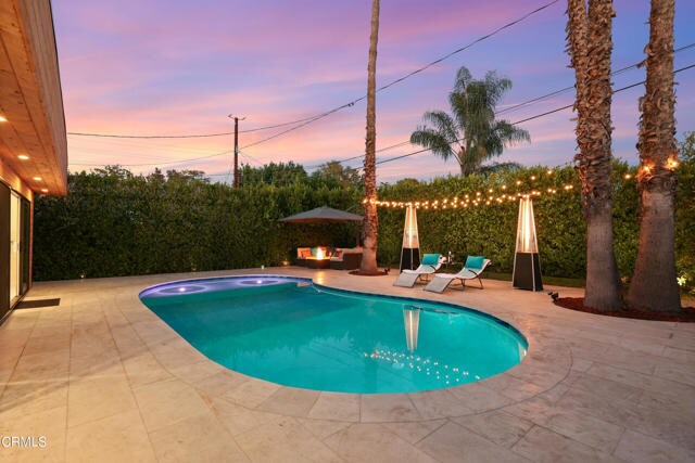 Foto del edificio - 1318 N Beachwood Dr