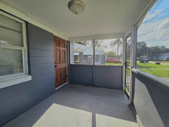 Foto del edificio - 2 Bedroom, 1 Bathroom house in Lakeland