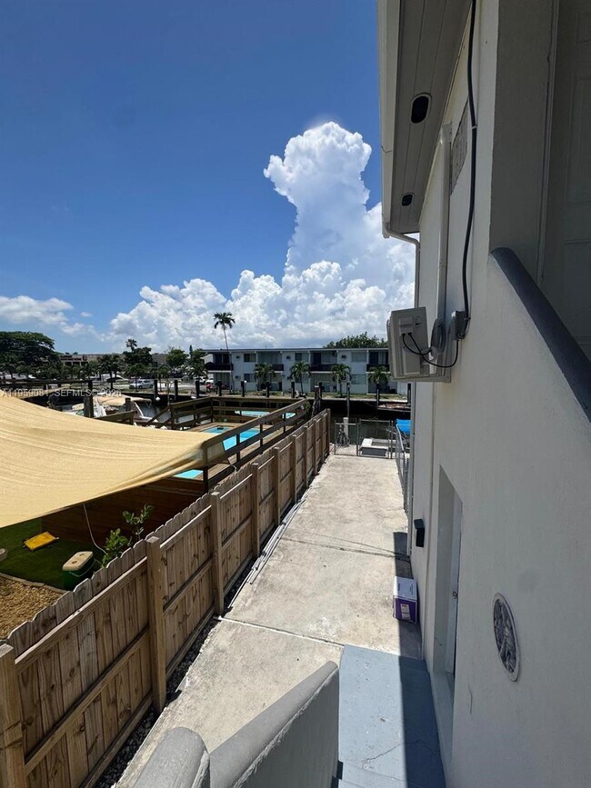 Foto del edificio - 2210 NW N River Dr