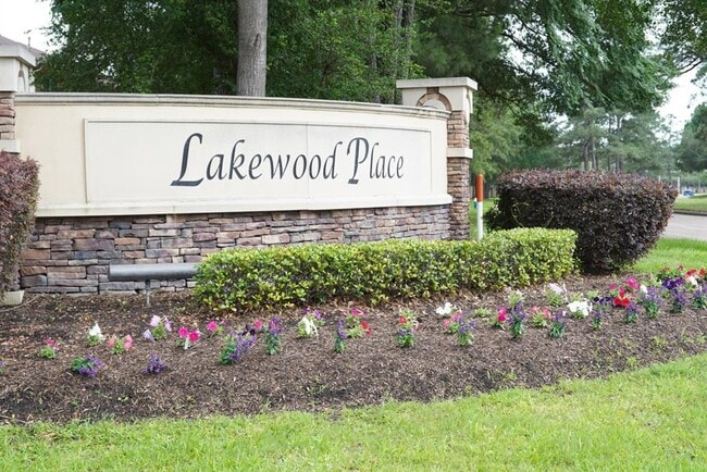 Foto del edificio - 16019 Summerville Lake Dr