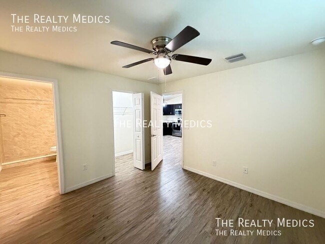 Foto del edificio - 5726 NW 3rd St