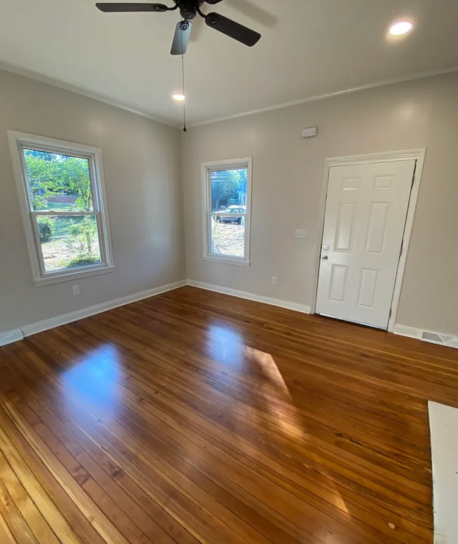 Foto del edificio - Renovated 3/1 Available Near Downtown Greenville!