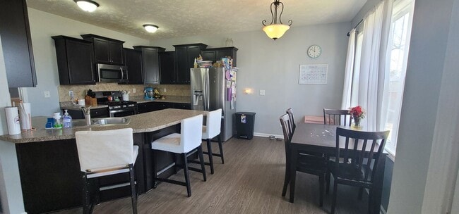 Building Photo - NEW LISTING!!!! Dont Miss Out