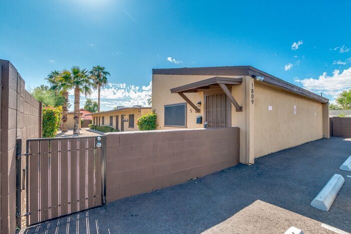 Foto principal - 1809 E Virginia Ave