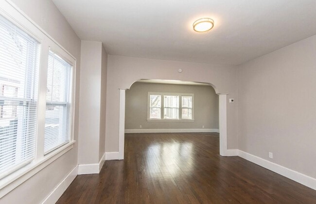 Building Photo - 1022 Goold St