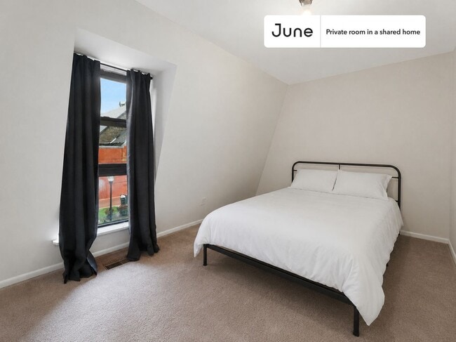 Room in Shared 5 bed/2 bath home in Logan Circle - Room in Shared 5 bed/2 bath home in Logan Circle
