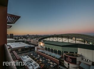 Foto del edificio - 3040 Peachtree Rd NW