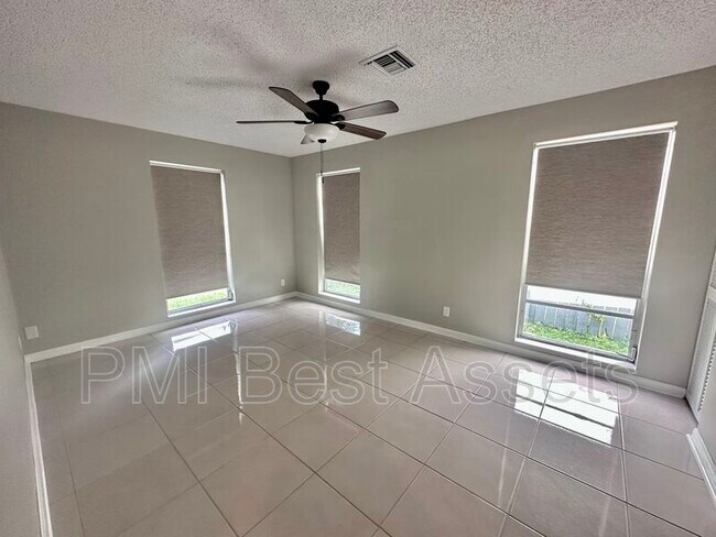 Foto del edificio - 47-49 SE 13th St
