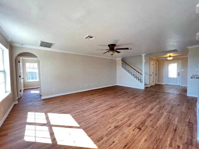 Foto del edificio - Temple West Gem!