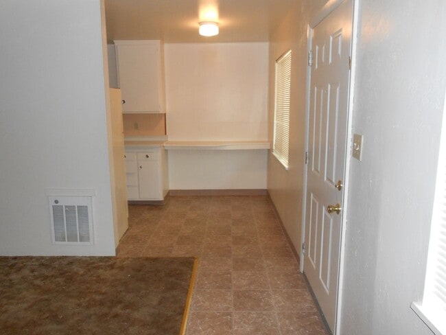 Building Photo - stat1032