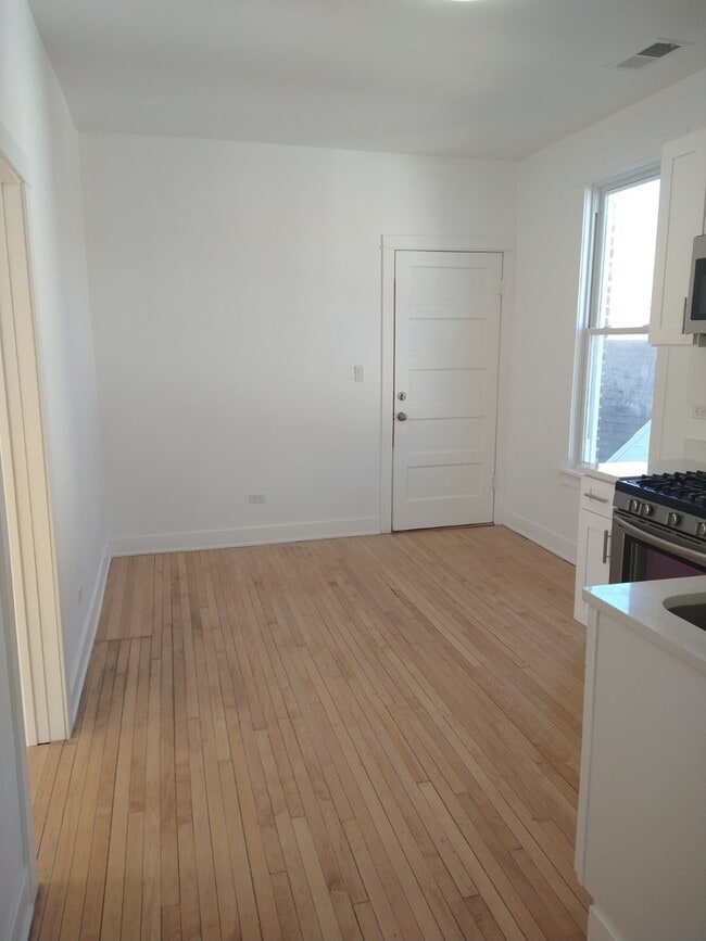 Building Photo - 2021 W 47th St
