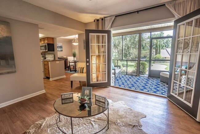 Building Photo - Tally Square Apartments