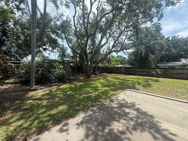 Foto del edificio - 3135 Alta Vista St