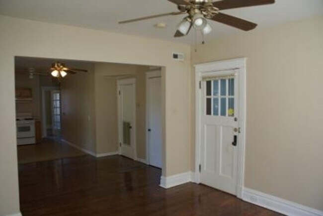 Building Photo - 4 family 1 bedroom units