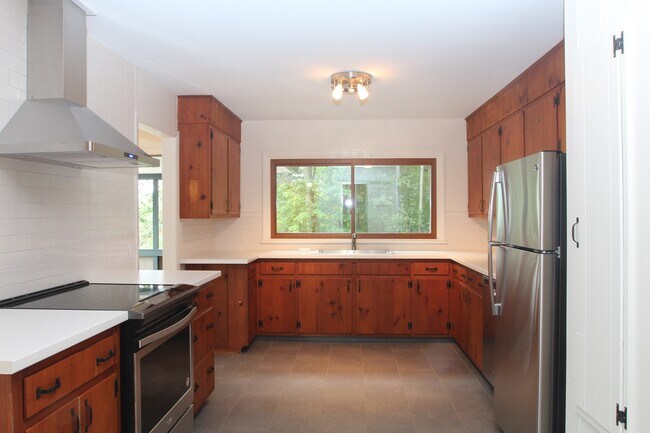 Foto del edificio - 32 Reynolds Rd