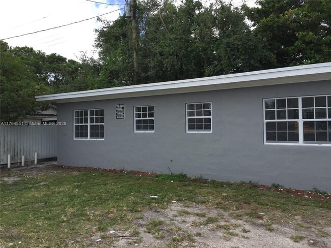 Foto del edificio - 6970 NW 2nd Ave