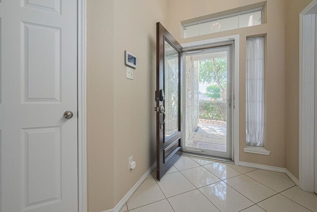 Building Photo - 2206 Grand Shore Ct