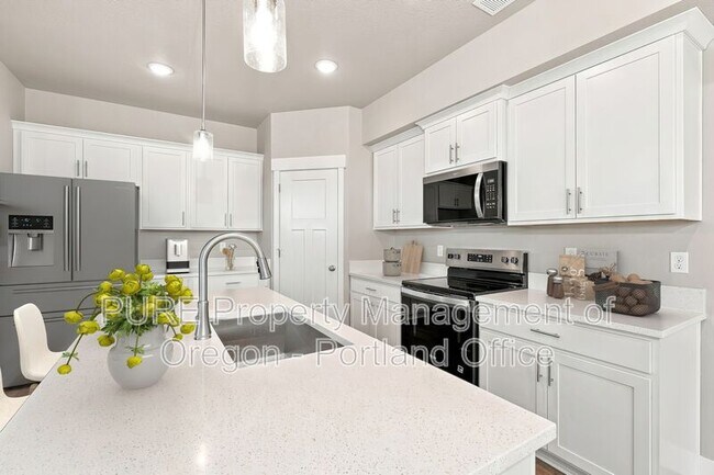 Foto del edificio - 582 NE Alderwood Dr