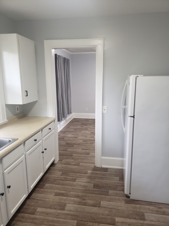 Kitchen - 756 Clancy Ave NE