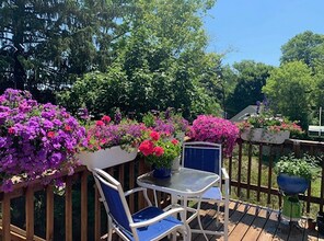 Building Photo - 322 Merrimac St