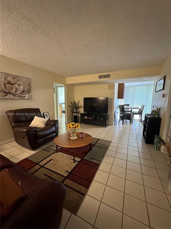 Foto del edificio - 8025 SW 107th Ave