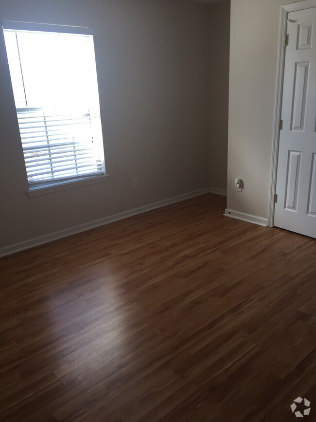Building Photo - 808 South Edenbridge Way
