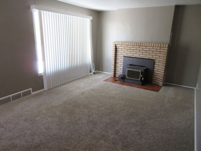 Building Photo - 340 W 400 N