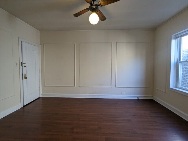 Building Photo - 2825 N Burling St