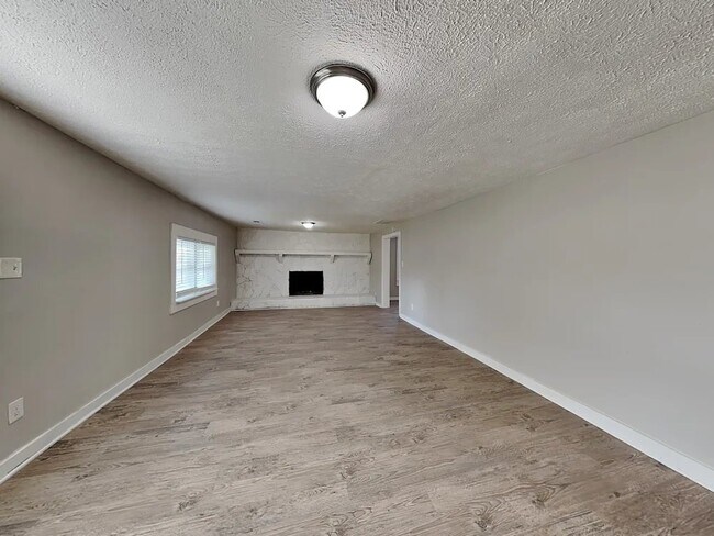 Foto del edificio - 1306 N Hickory St