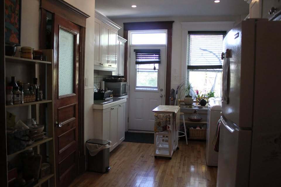 Primary Photo - 6286 Av 1Re