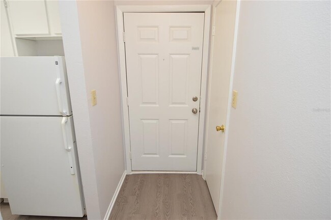 Building Photo - 8758 Mallard Reserve Dr