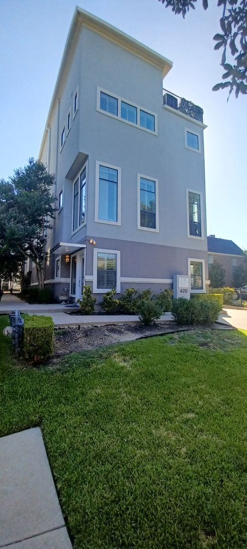 Building Photo - 4212 Bowser Ave