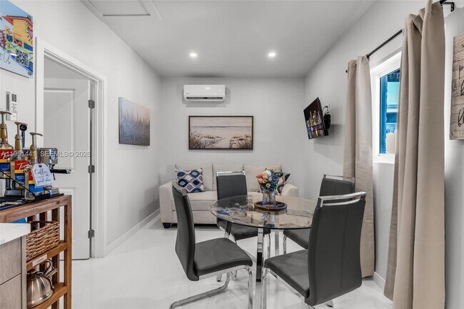 Foto del edificio - 1430 NE 11th St