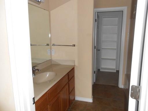 Foto del edificio - 2419 Independence Blvd