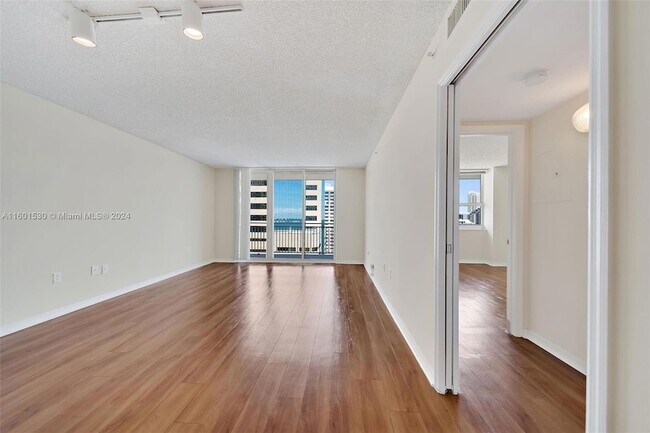 Building Photo - 1111 Brickell Bay Drive Unit 3108