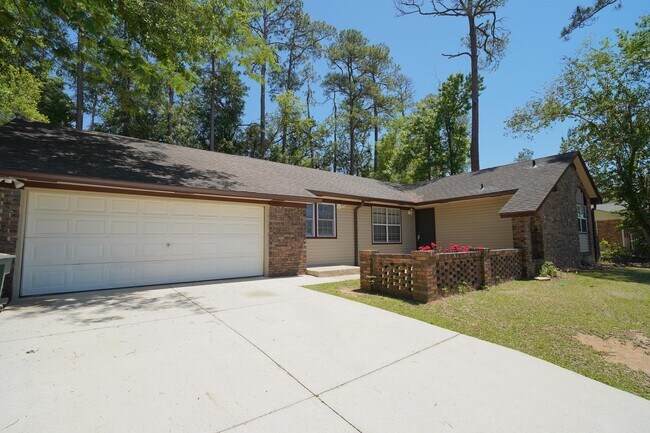 Foto del edificio - 1545 Pine View Dr
