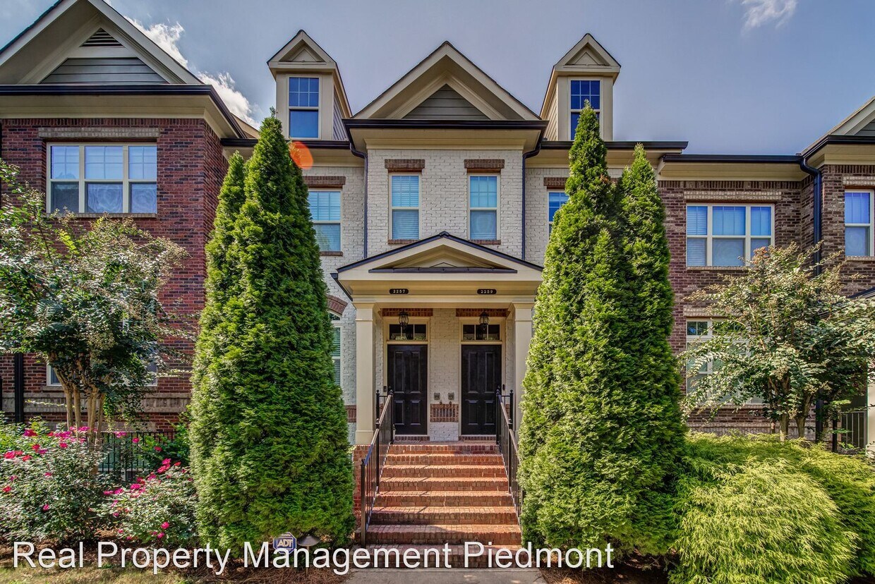 Foto principal - 3 br, 3.5 bath House - 2259 Lavista Court NE