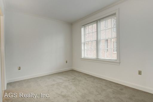 Building Photo - 2229 Bancroft Pl NW