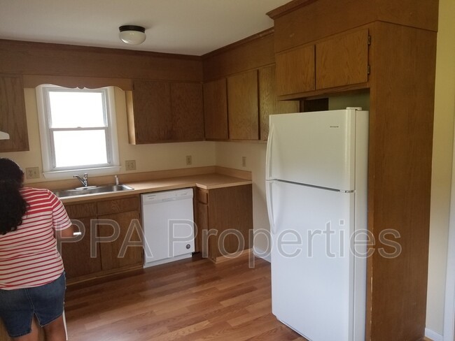 Building Photo - 2892 Willow Cove Dr