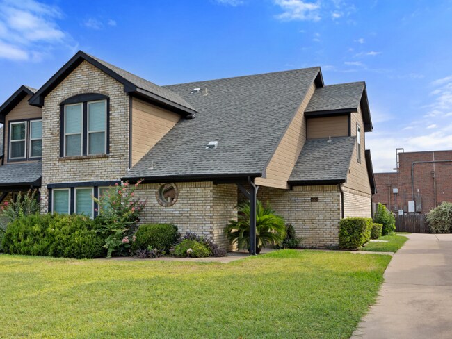Foto del edificio - 6504 Lago Vista Dr