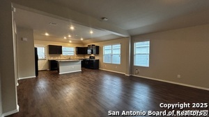 Foto del edificio - 9826 Marbach Gdn