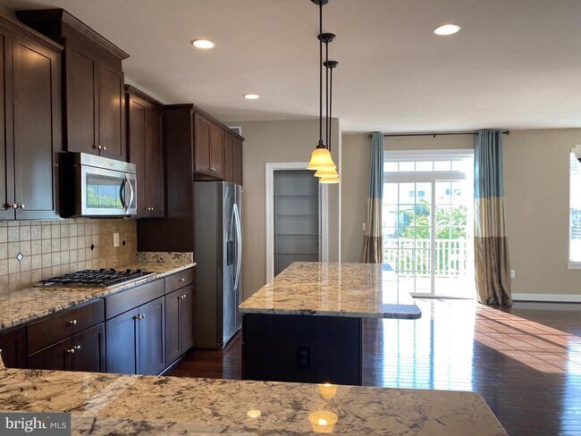 Building Photo - 16704 Shackleford Way