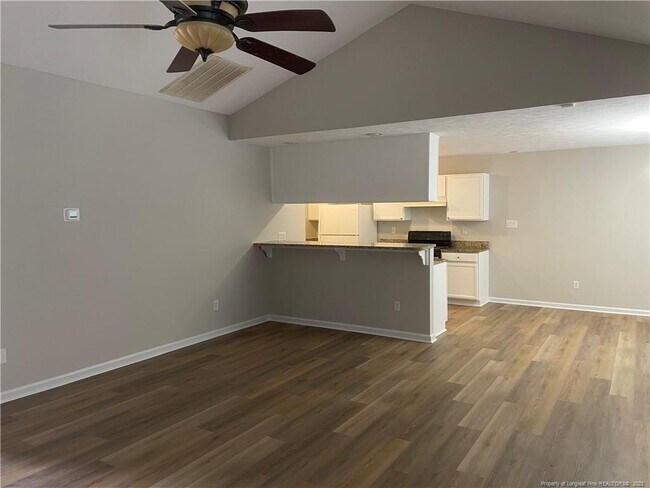 Foto del edificio - 107 Hollow Ln