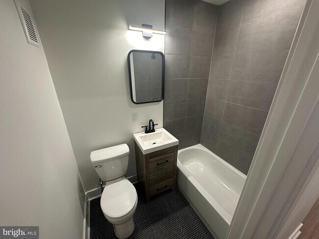 Foto del edificio - 2135 E Somerset St