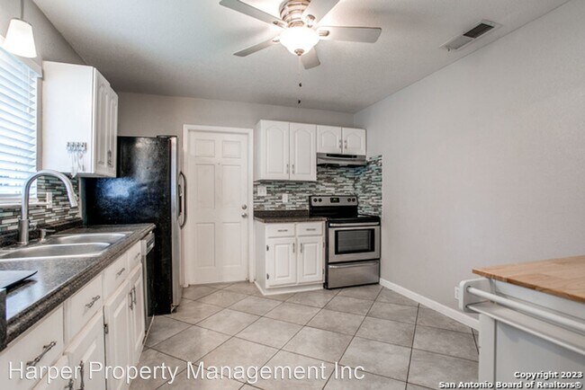 Foto del edificio - 3 br, 1 bath House - 4326 Summer Sun Lane