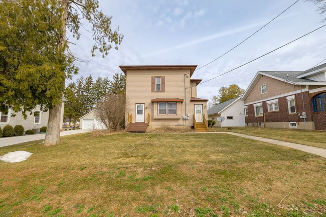 Building Photo - 138/140 Martin St