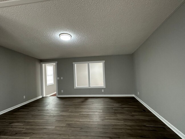 Foto del edificio - Country Living 3 Bedroom, 2 Bath Home in S...