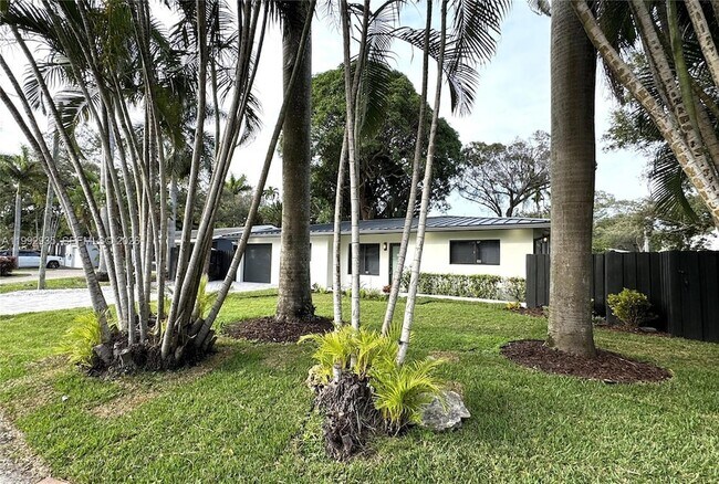 Building Photo - 1341 SW 10th St